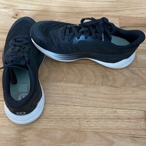 Lululemon black sneaker size 8 gently worn